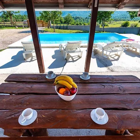 Mona Holiday home