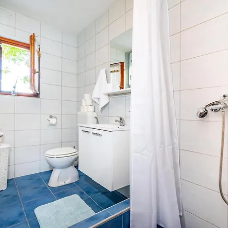 Holiday home Mona Gracac (Zadar)