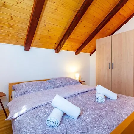 Holiday home Mona *