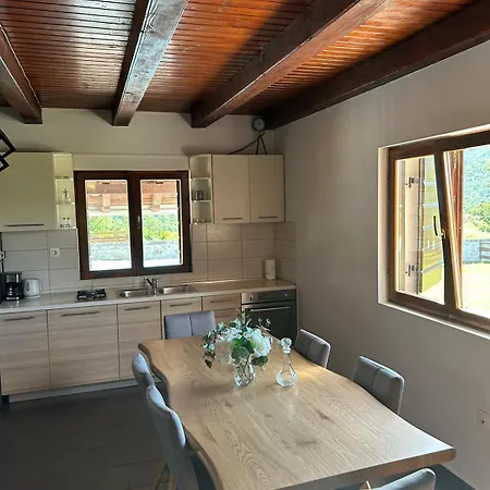 Mona * Gracac (Zadar)