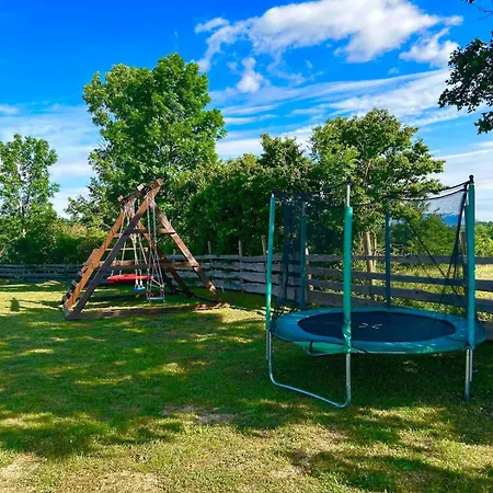 Nyaraló Mona Gračac