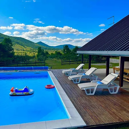 Mona Holiday home