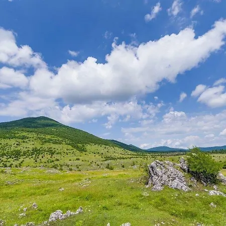 Mona Holiday home Gracac (Zadar)